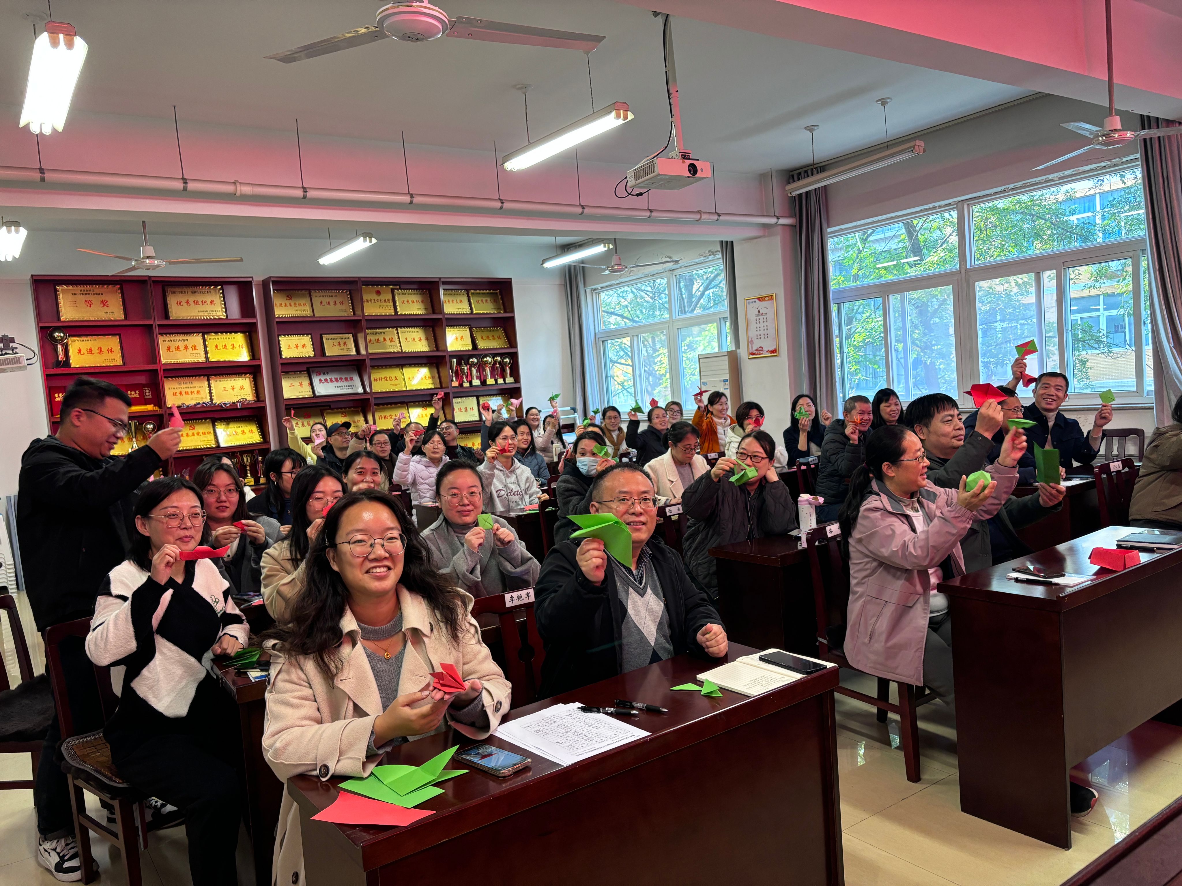 “指尖巧艺，悦享时光” ——beats365中文官网分工会举办趣味折纸活动